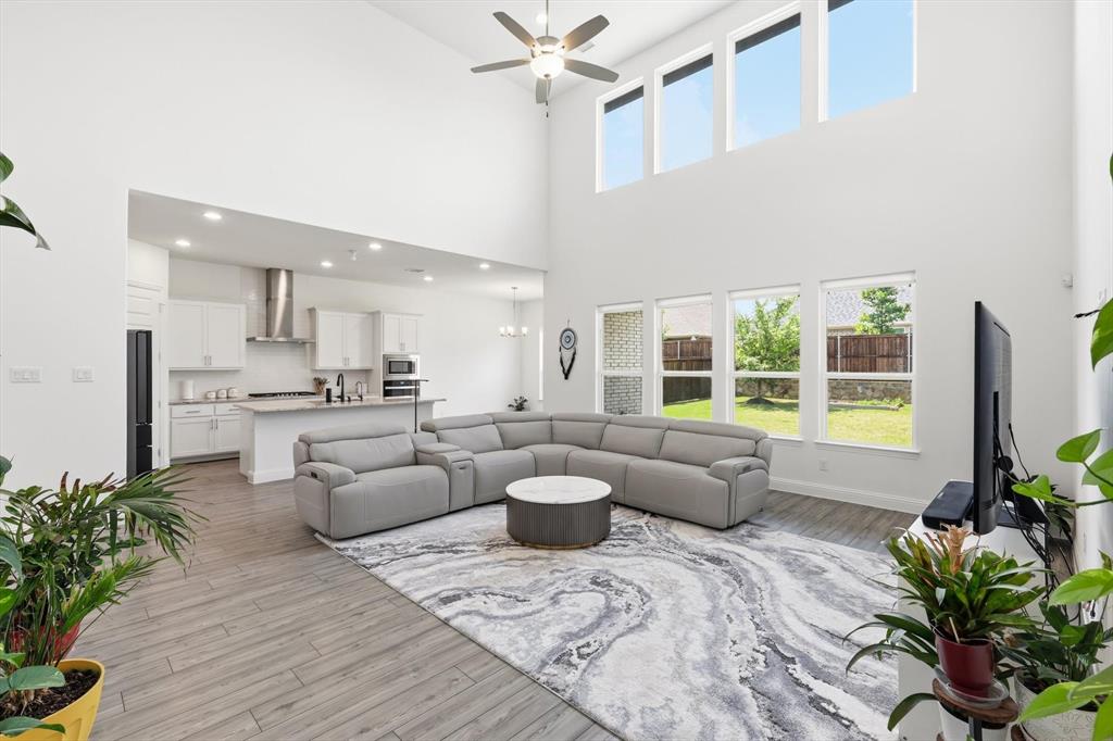 3305 Morris Lane