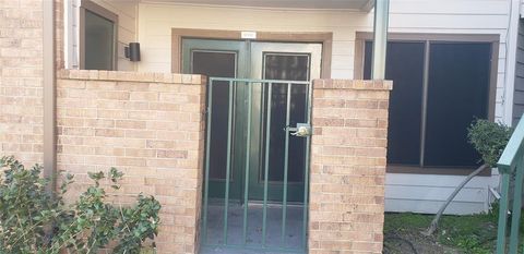 Photo of 2314 Bamboo Drive #I105, Arlington, TX 76006 (MLS # 21258306)