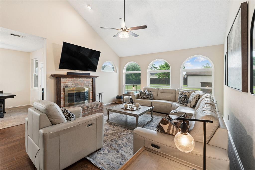 918 E Grubb Drive