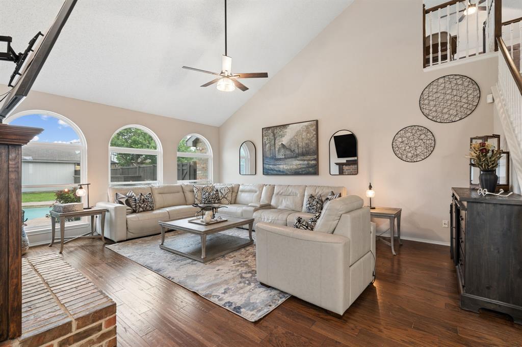 918 E Grubb Drive