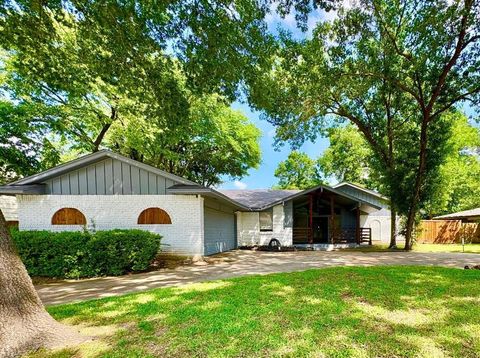 912 Glen Oaks Boulevard Dallas TX 75232