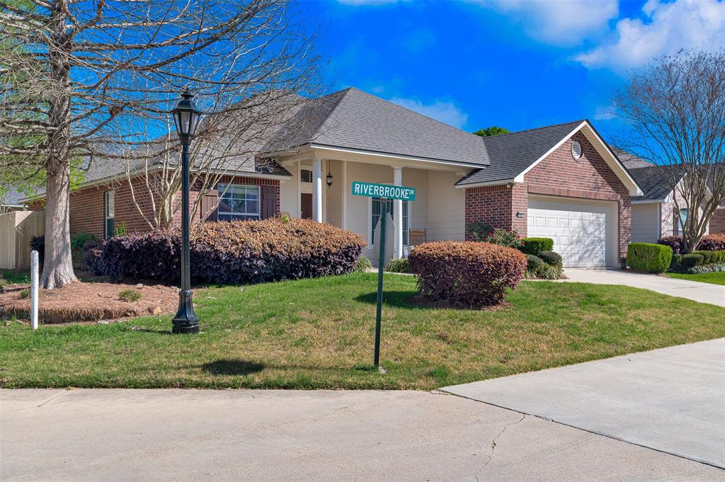 122 Riverbrooke Drive