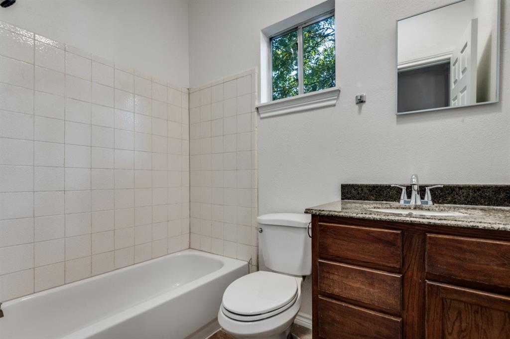 Dallas Land & Loan 02 - Residential Lease