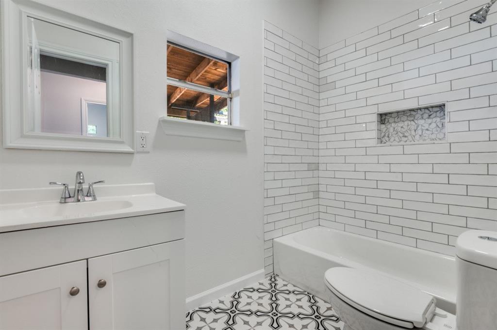 Dallas Land & Loan 02 - Residential Lease