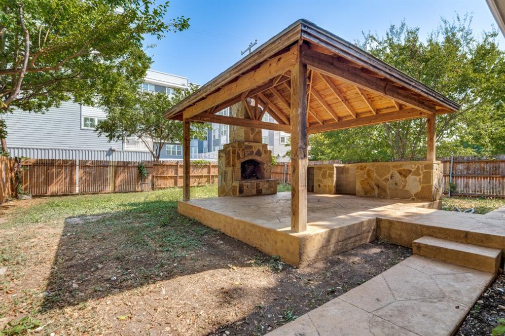 Dallas Land & Loan 02 - Residential Lease