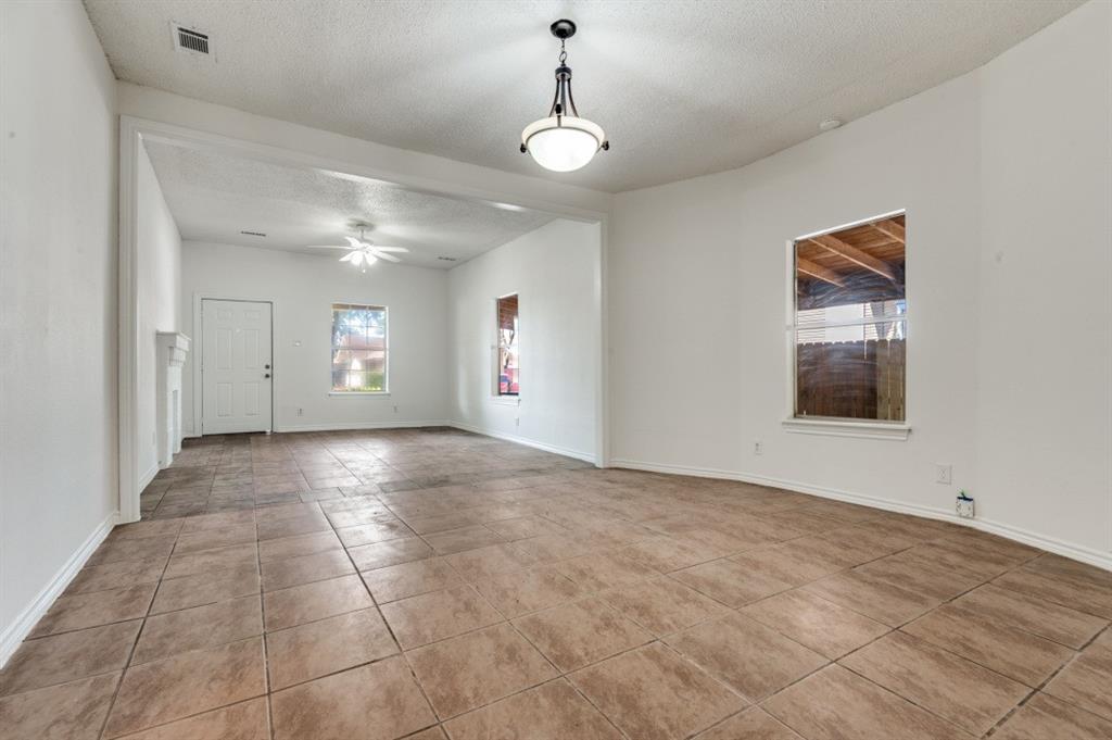 Dallas Land & Loan 02 - Residential Lease