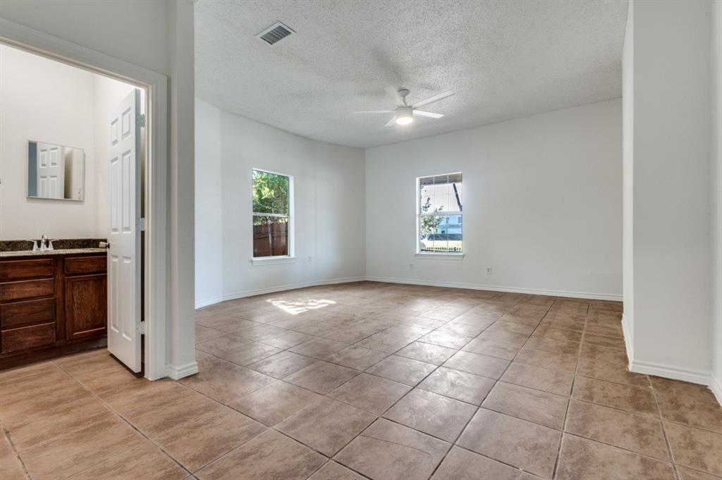 Dallas Land & Loan 02 - Residential Lease