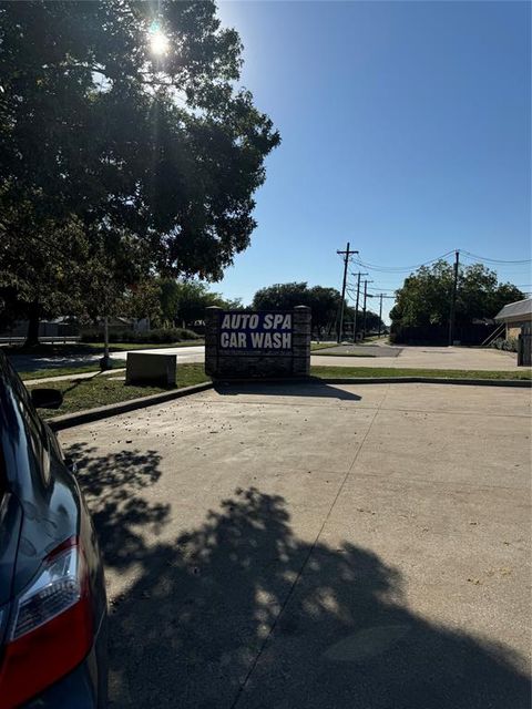 3025 Arapaho Road Garland TX 75044