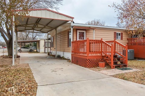 Photo of 302 Western Hills Drive #1/2, Abilene, TX 79605 (MLS # 21423632)