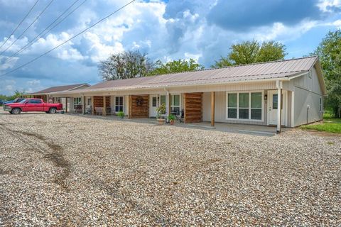 7261 State Highway 276 Point TX 75472