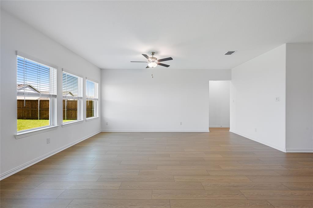 2137 Tule Way