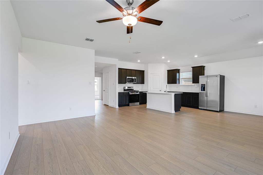 2137 Tule Way