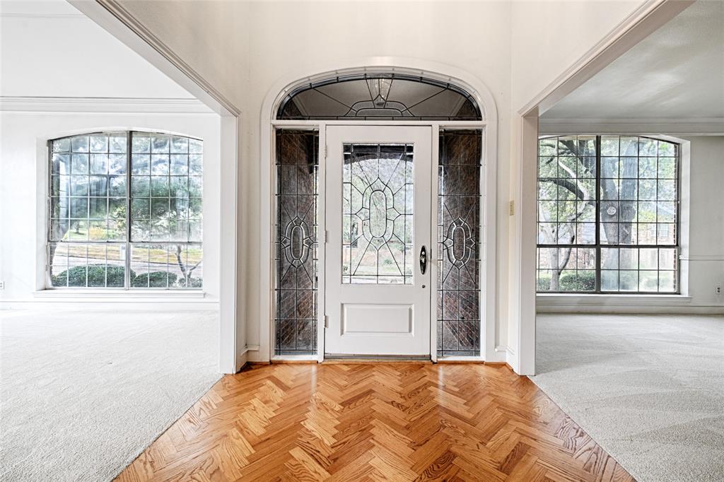 1625 Travis Circle S