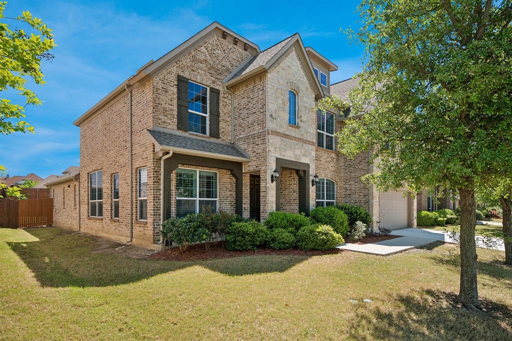 2432 Lakebend Drive