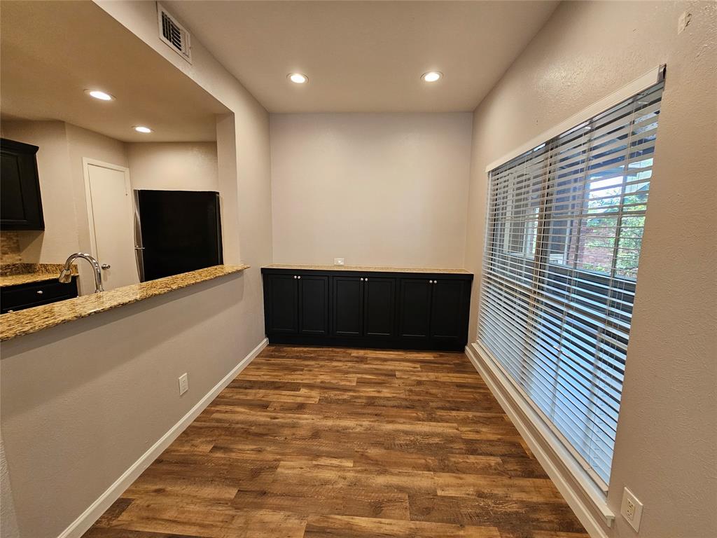 Woods On Park Lane Condos - Residential Lease