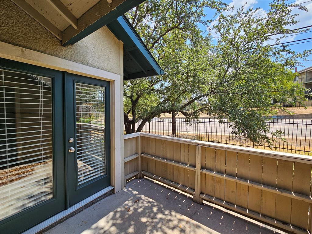 Woods On Park Lane Condos - Residential Lease