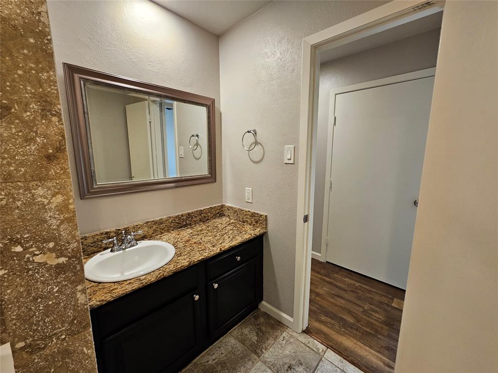 Woods On Park Lane Condos - Residential Lease