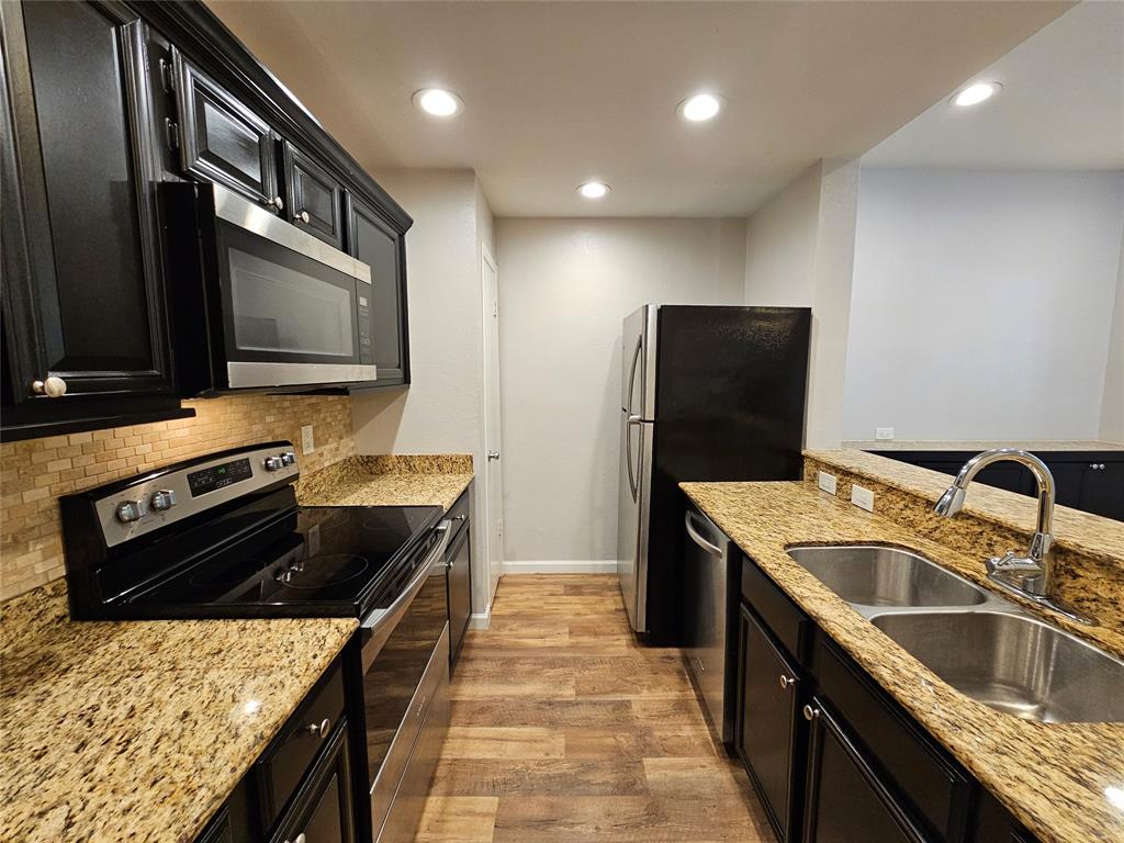 Woods On Park Lane Condos - Residential Lease