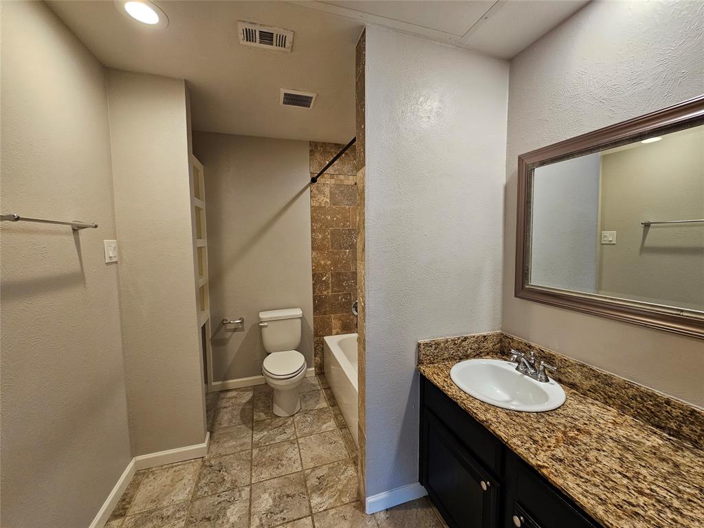 Woods On Park Lane Condos - Residential Lease