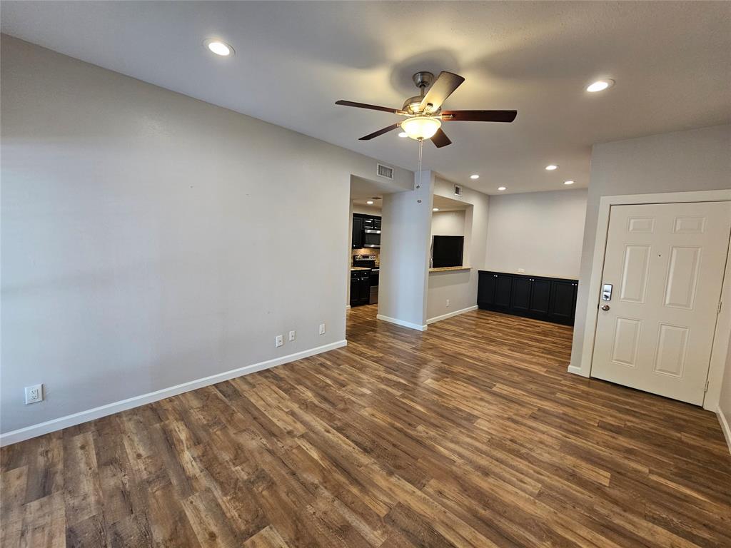 Woods On Park Lane Condos - Residential Lease