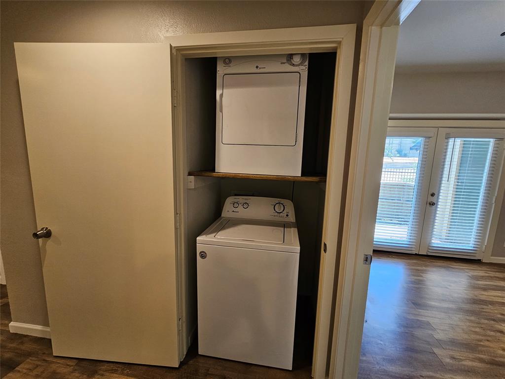 Woods On Park Lane Condos - Residential Lease