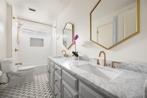 Tiny photo for 9535 Viewside Drive, Dallas, TX 75231 (MLS # 21341234)
