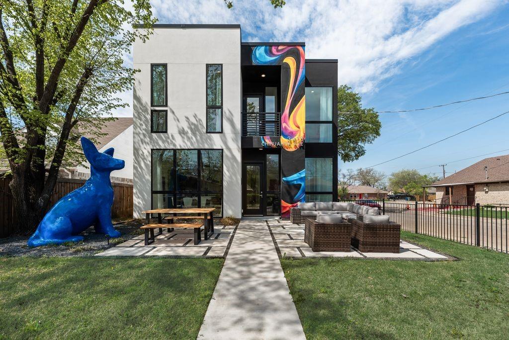 3415 Chihuahua Avenue