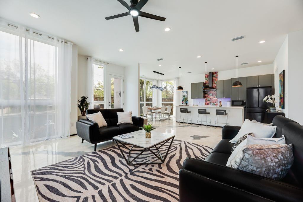 3415 Chihuahua Avenue