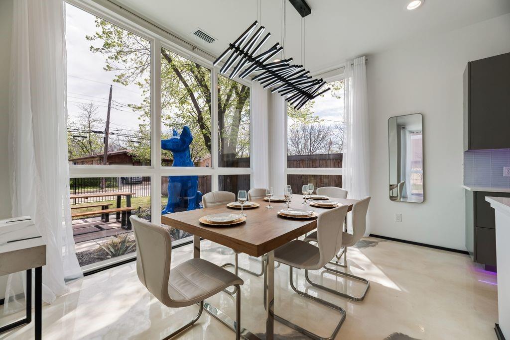 3415 Chihuahua Avenue