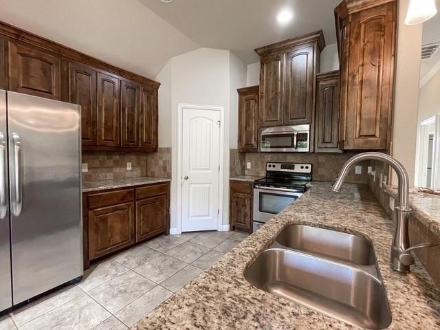 Country Ac Aledo Corr - Residential Lease