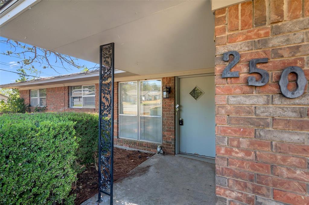 2500 W Elm Street