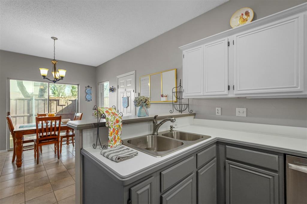 Dallas, Texas 75287, United States, 3 Bedrooms Bedrooms, ,3 BathroomsBathrooms,Residential,Active,91937