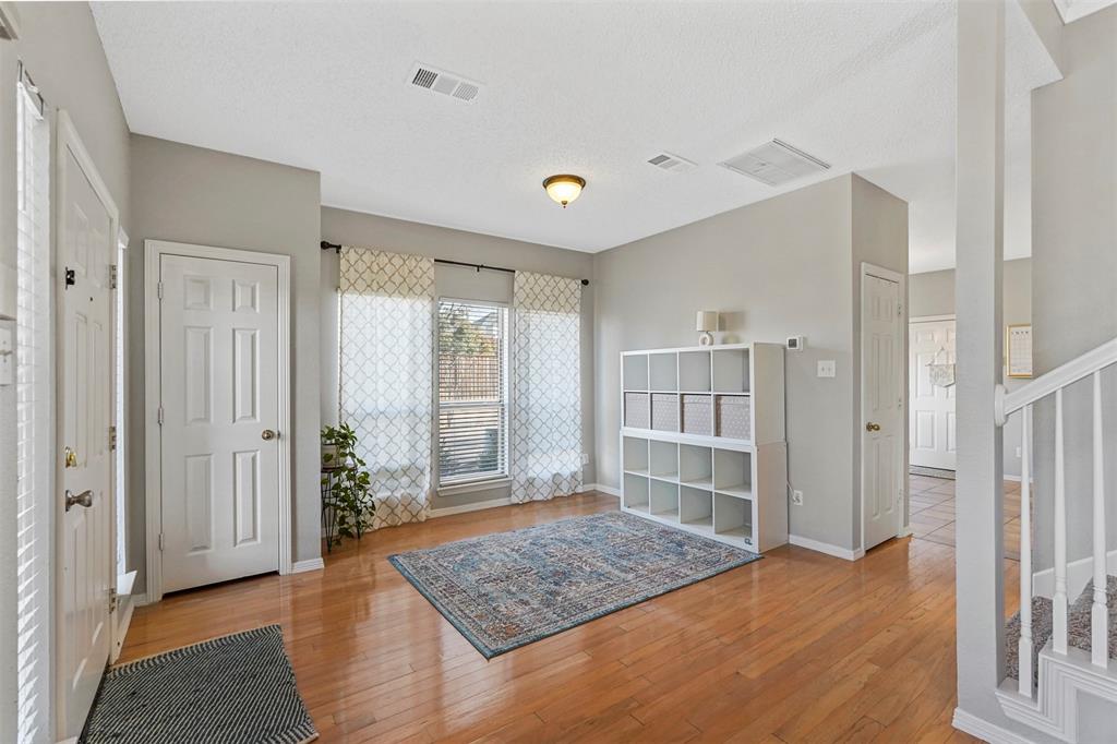 Dallas, Texas 75287, United States, 3 Bedrooms Bedrooms, ,3 BathroomsBathrooms,Residential,Active,91937