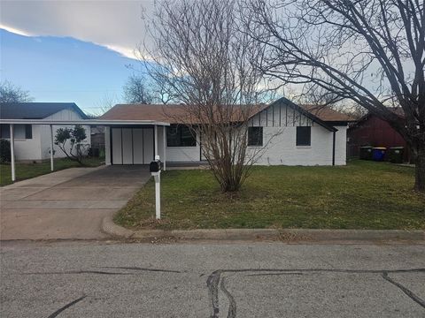 5717 Bowling Drive Watauga TX 76148