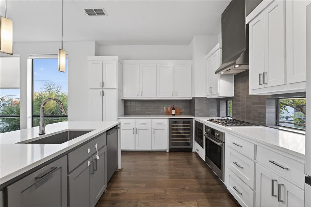 Photo of 4905 Camdale Court, Dallas, TX 75206 (MLS # 21207575)