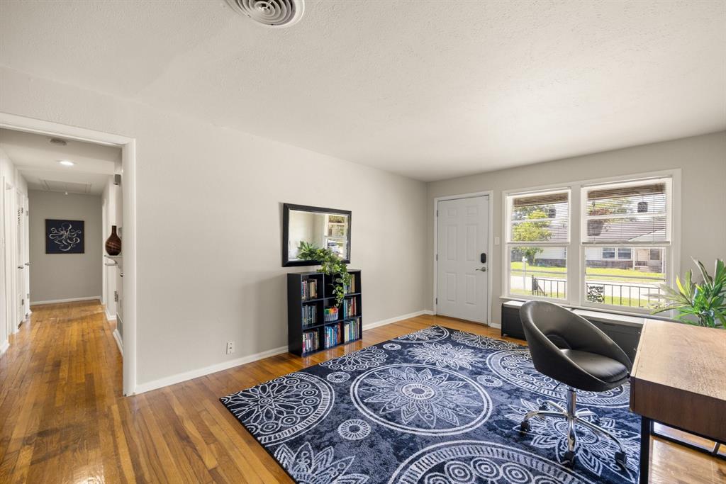 5225 Stephanie Drive