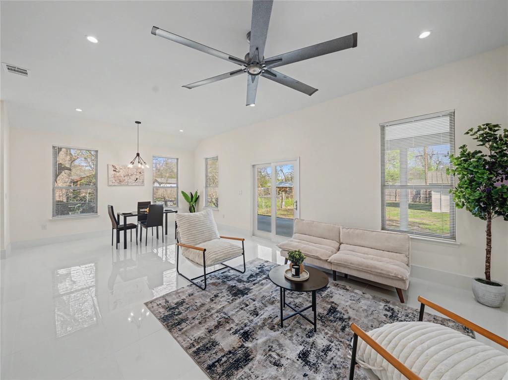 ALTADENA HEIGHTS - Residential