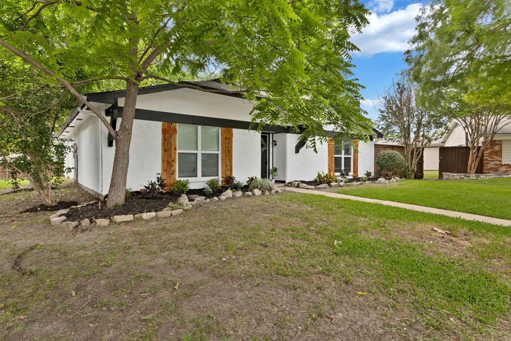 3812 Grecian. Court