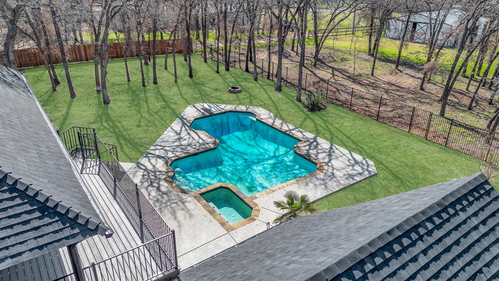 7004 Ledbetter Road