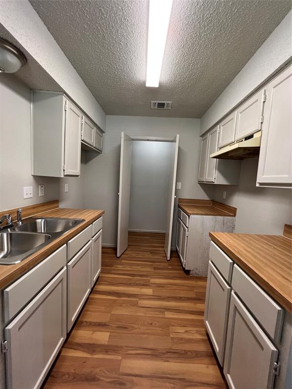 800 & 802 Woodland Court