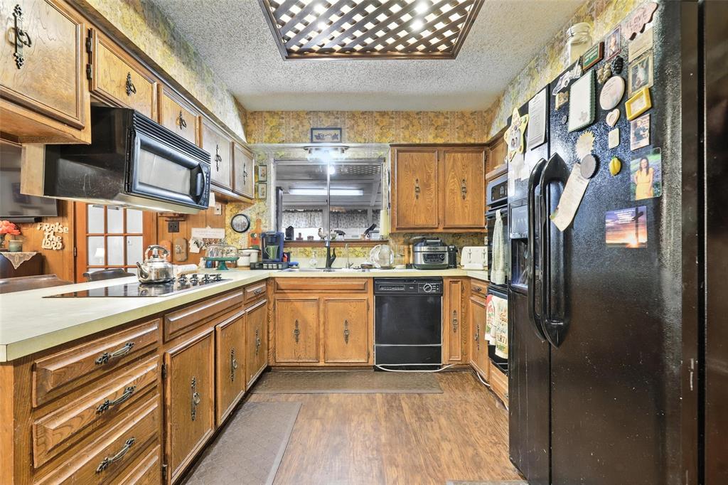 1516 Caddo Peak Trail