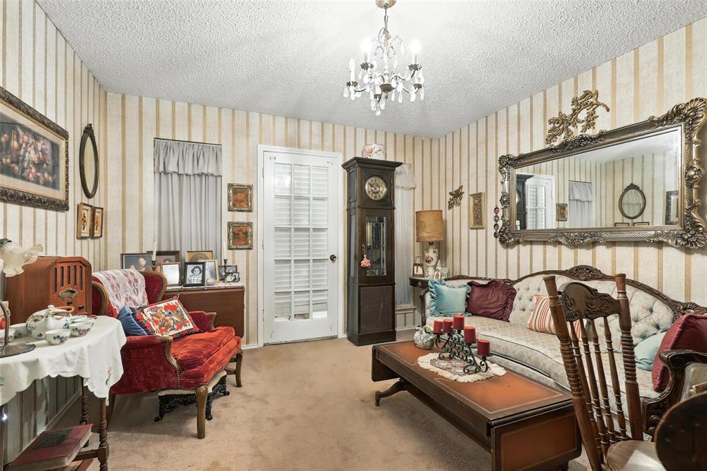 1516 Caddo Peak Trail