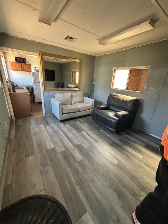 Whiskers Retreat - Land