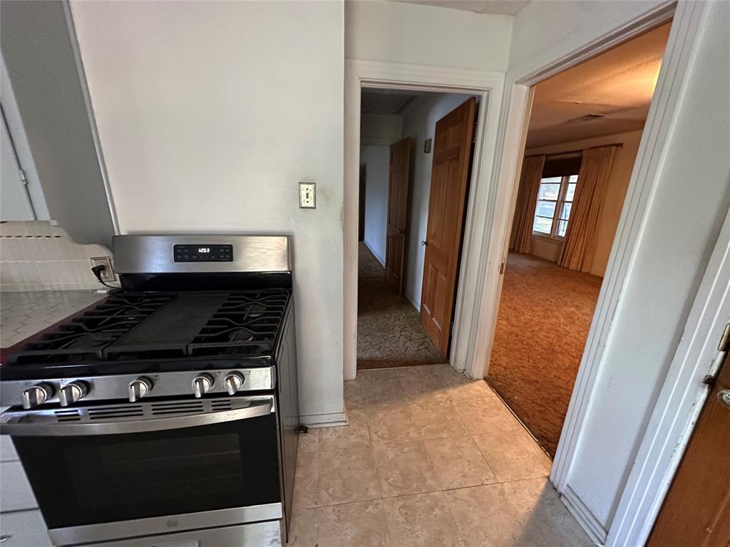 1014 Hillcrest Street