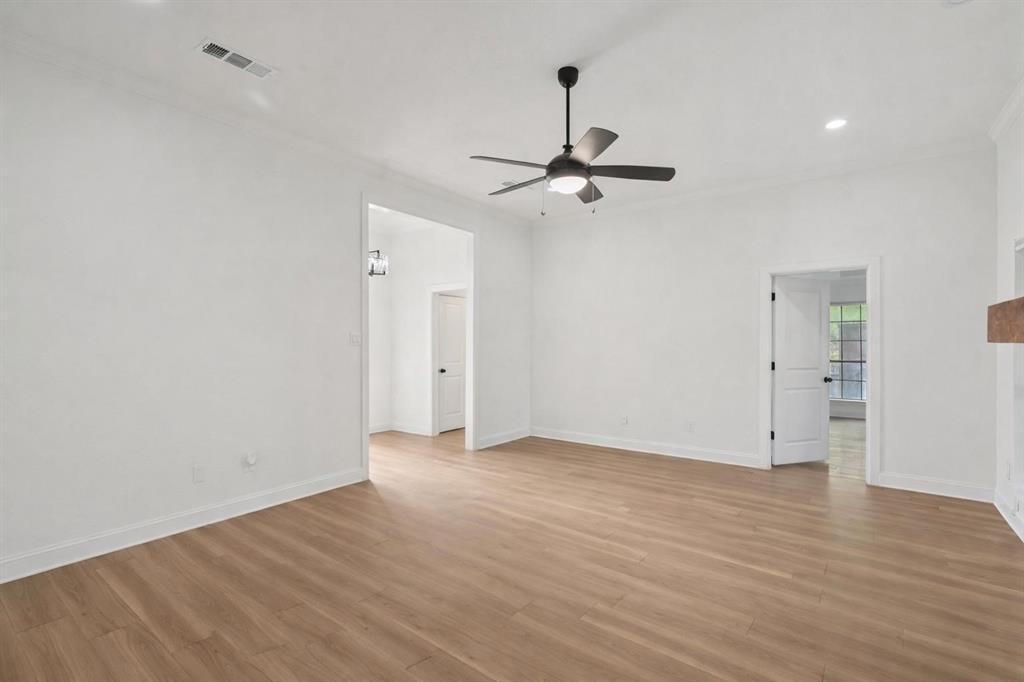 1023 N Fannin Street