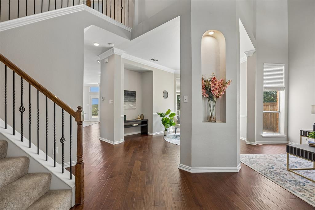 9014 Crown Point Circle