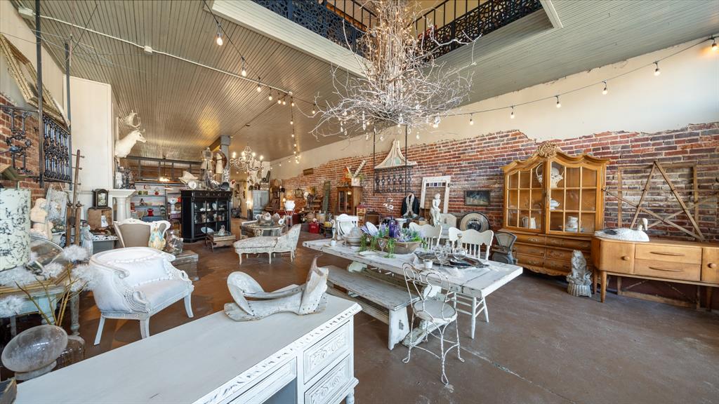 Golden - Residential