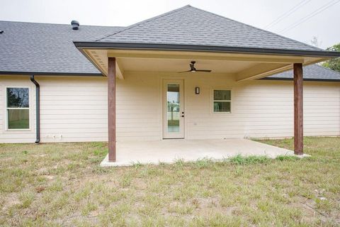 A home in Lindale