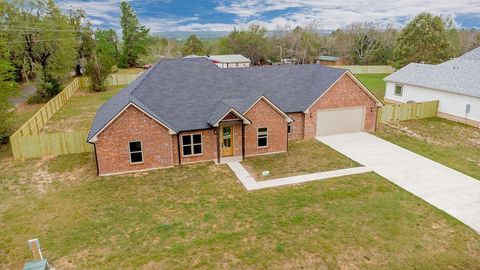 A home in Lindale