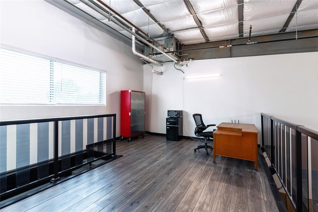 Garages of Texas - Commercial Sale